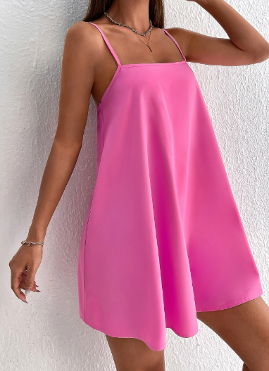 Vestido Rosa.Cami  Este vestido casual é a personificação do estilo descontraído e elegância sutil.este vestido suspendido oferece uma silhueta jovem e fresca. A linha natural da cintura e a forma da bainha flare proporcionam um ajuste regular!